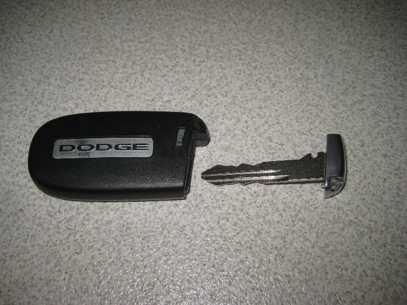 Dodge-Challenger-Smart-Key-Fob-Battery-Replacement-Guide-004