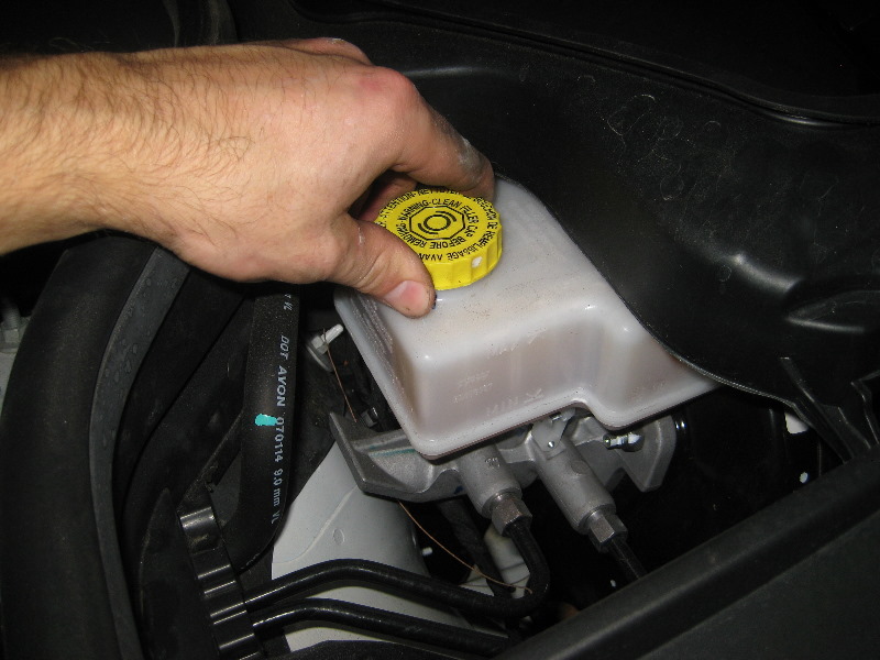 Dodge-Durango-Rear-Disc-Brake-Pads-Replacement-Guide-025