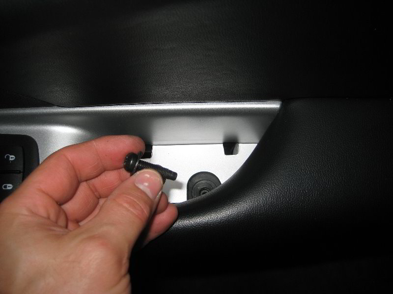 Dodge-Journey-Interior-Door-Panel-Removal-Guide-007