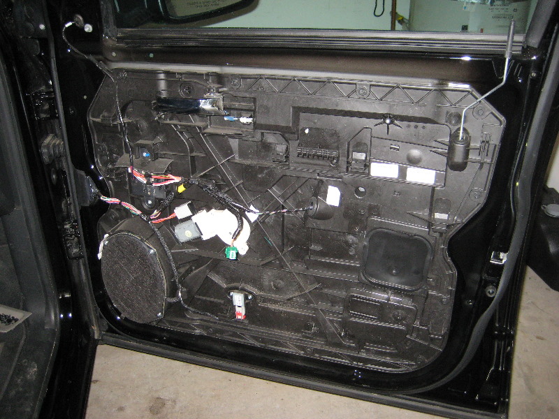 Dodge-Ram-1500-Interior-Front-Door-Panel-Removal-Guide-024
