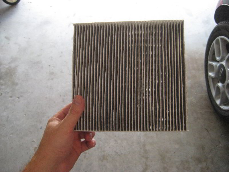 Fiat-500-HVAC-Cabin-Air-Filter-Replacement-Guide-025