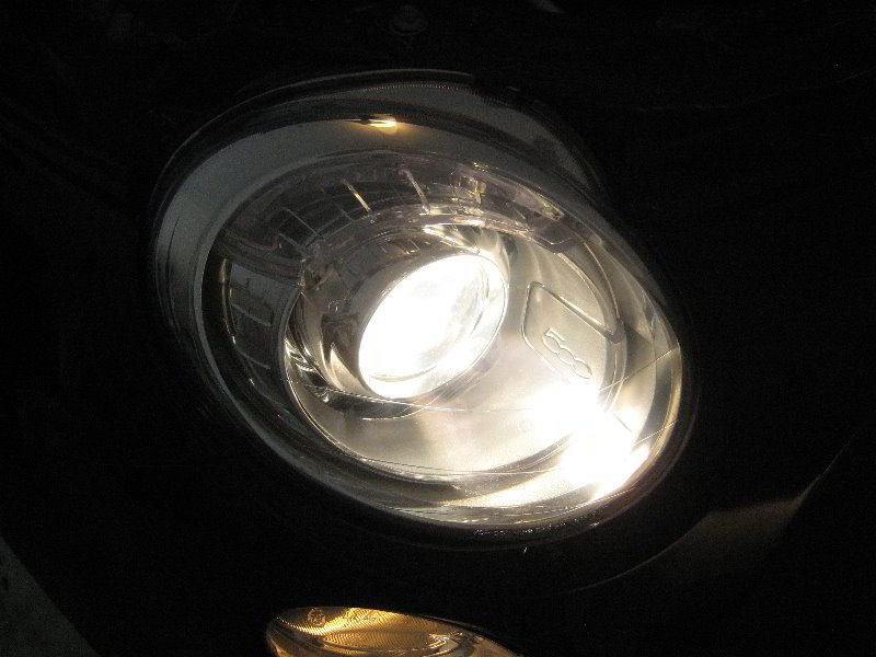 Fiat-500-Headlight-Bulbs-Replacement-Guide-015