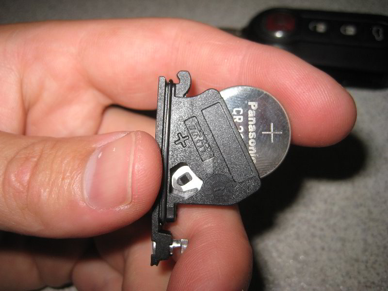 Fiat-500-Key-Fob-Battery-Replacement-Guide-013