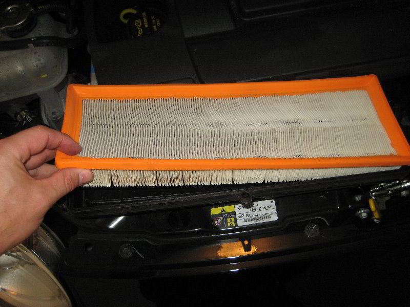 Fiat-500-MultiAir-I4-Engine-Air-Filter-Replacement-Guide-010