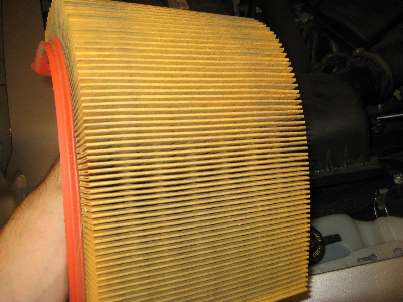 Ford-Crown-Victoria-Engine-Air-Filter-Cleaning-Replacement-Guide-006