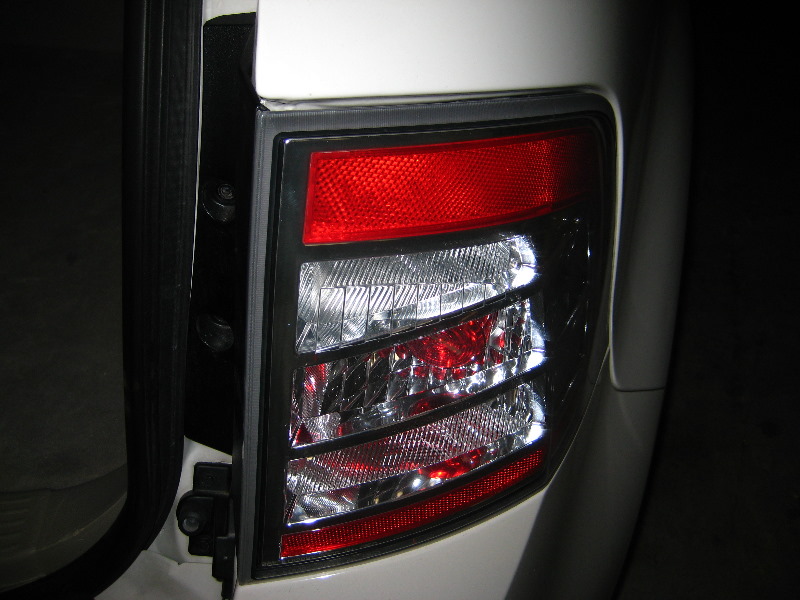 Ford-Edge-Tail-Light-Bulbs-Replacement-Guide-026