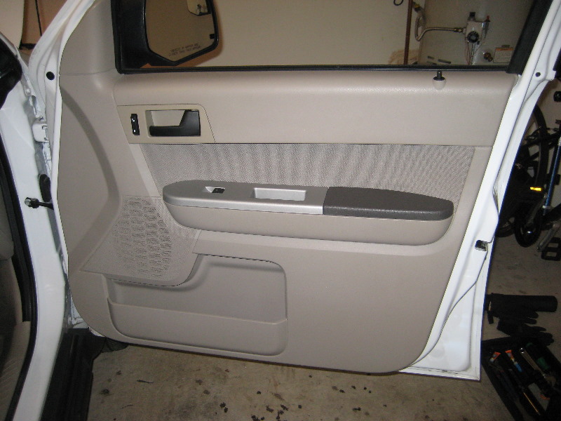 Ford-Escape-Interior-Door-Panel-Removal-Guide-001