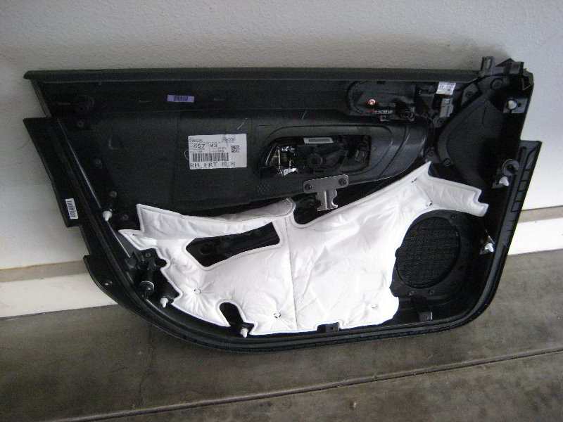 Ford-Taurus-Interior-Door-Panels-Removal-Guide-034