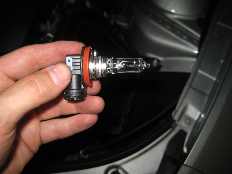 GM-Chevrolet-Camaro-Headlight-Bulbs-Replacement-Guide-033