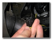 GM-Chevrolet-Equinox-Headlight-Bulbs-Replacement-Guide-012