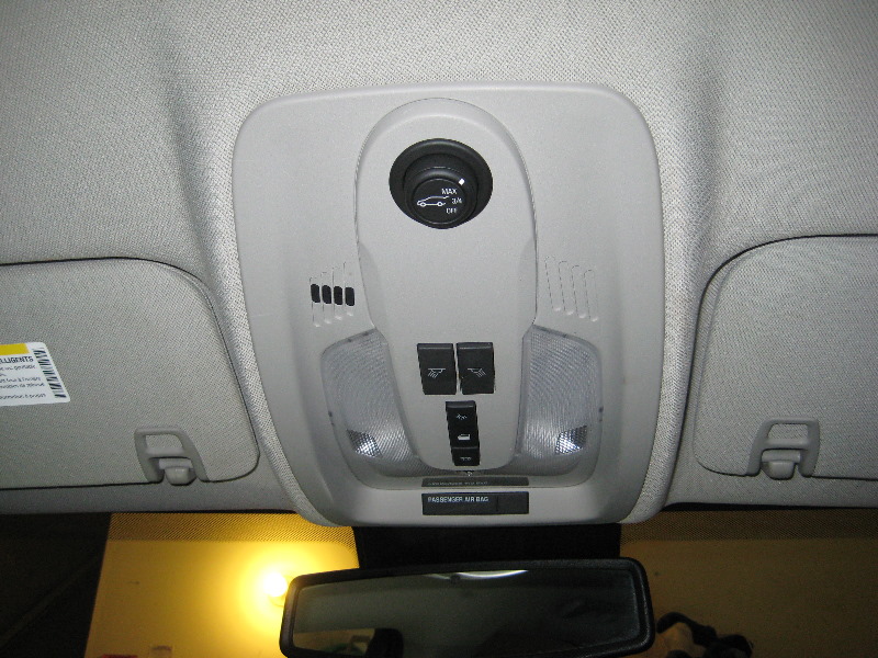 GM-Chevrolet-Equinox-Map-Light-Bulbs-Replacement-Guide-001