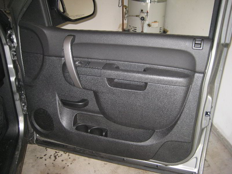 Chevrolet-Silverado-Interior-Door-Panel-Removal-Guide-078