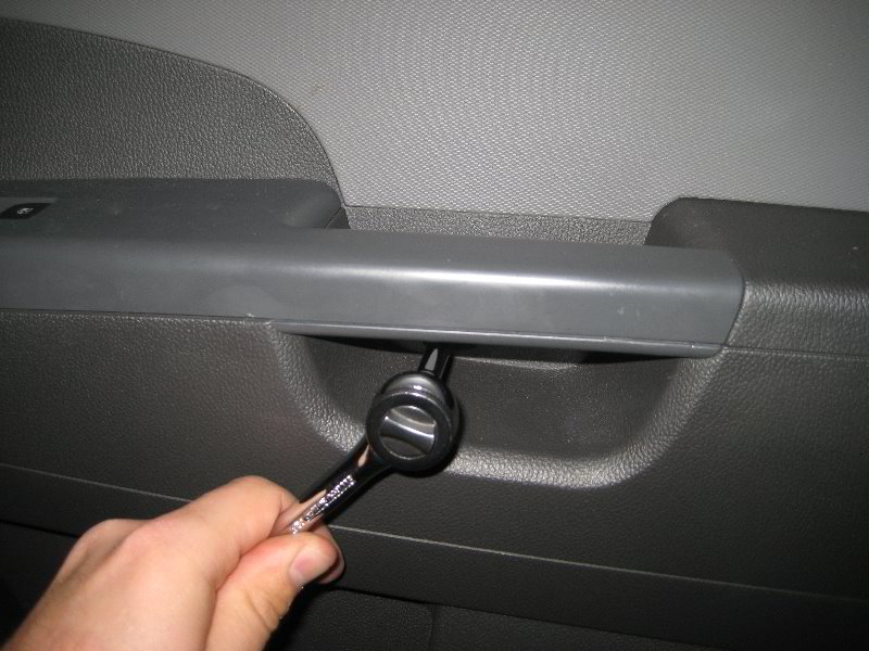 GM-Chevrolet-Sonic-Interior-Door-Panel-Removal-Guide-010