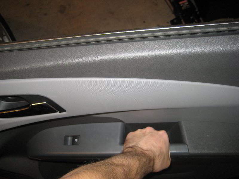 GM-Chevrolet-Sonic-Interior-Door-Panel-Removal-Guide-013