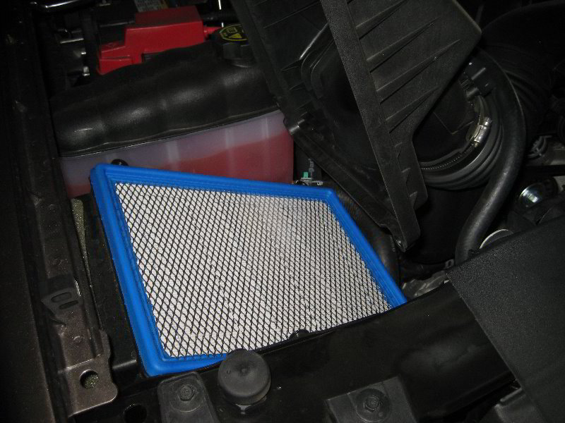 GM-Chevrolet-Tahoe-Engine-Air-Filter-Replacement-Guide-009