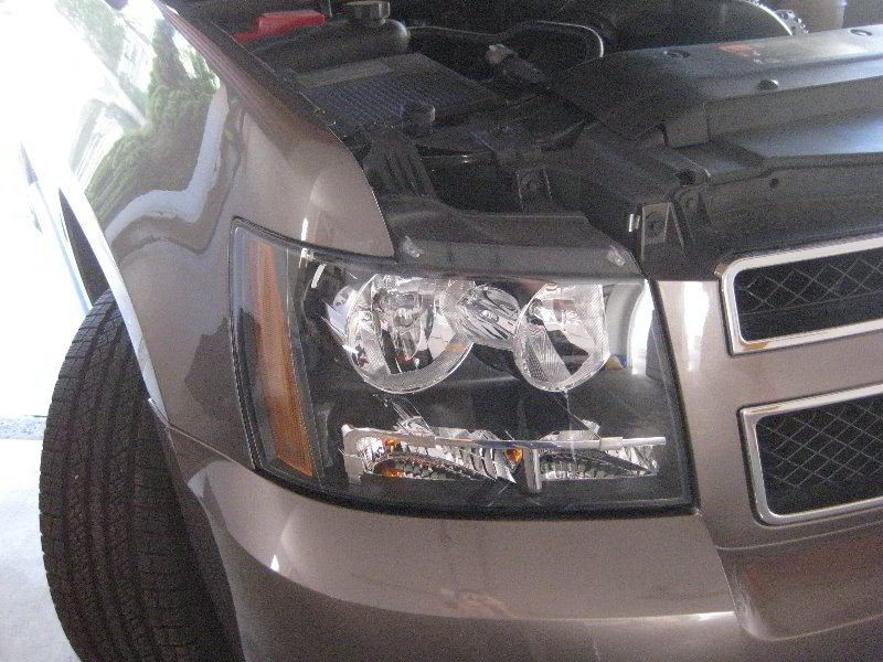GM-Chevrolet-Tahoe-Headlight-Bulbs-Replacement-Guide-018