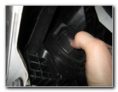 GM-Chevrolet-Traverse-Headlight-Bulbs-Replacement-Guide-008