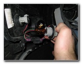 GM-Chevrolet-Traverse-Headlight-Bulbs-Replacement-Guide-027