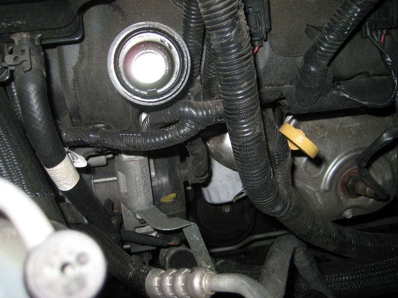 GM-Chevrolet-Traverse-LLT-V6-Engine-Oil-Change-Guide-006