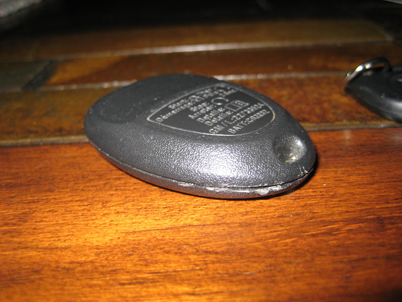 GM-Pontiac-G6-Key-Fob-Battery-Replacement-Guide-003