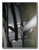 GM-Power-Window-Motor-Tracks-Lubricating-Guide-038
