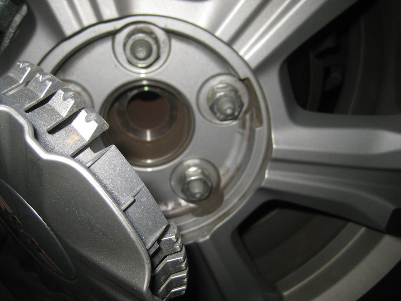 GMC-Terrain-Rear-Disc-Brake-Pads-Replacement-Guide-044