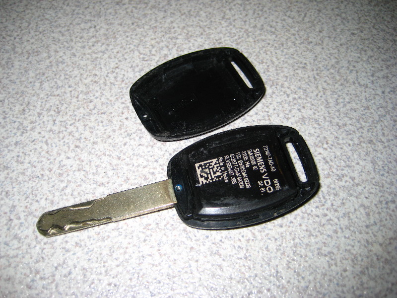 Honda-Accord-Key-Fob-Remote-Battery-Replacement-Guide-007