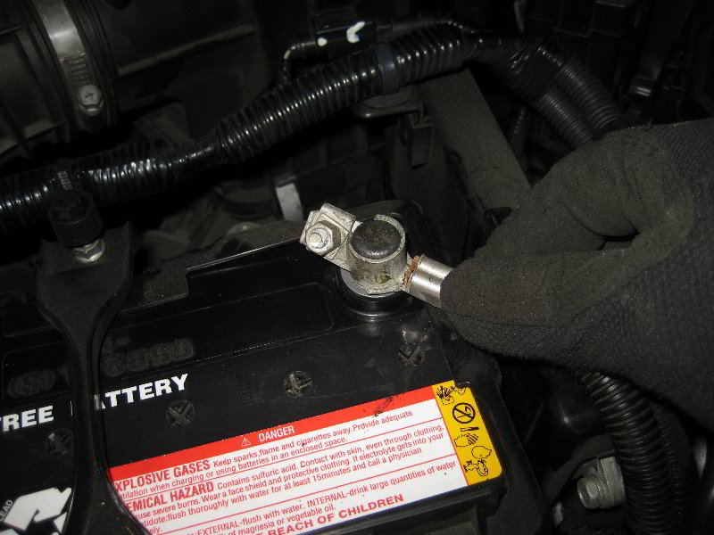 Honda-CR-V-12V-Automotive-Battery-Replacement-Guide-031