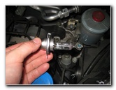 Honda-CR-V-Headlight-Bulbs-Replacement-Guide-010