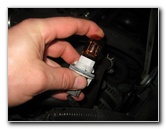 Honda-CR-V-Headlight-Bulbs-Replacement-Guide-025