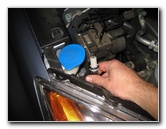Honda-CR-V-Headlight-Bulbs-Replacement-Guide-031