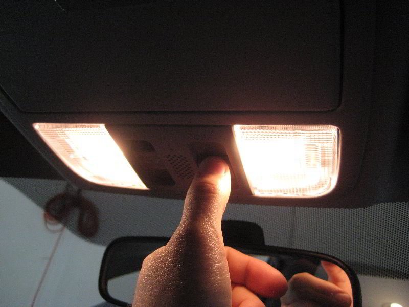 Honda-CR-V-Map-Light-Bulbs-Replacement-Guide-015