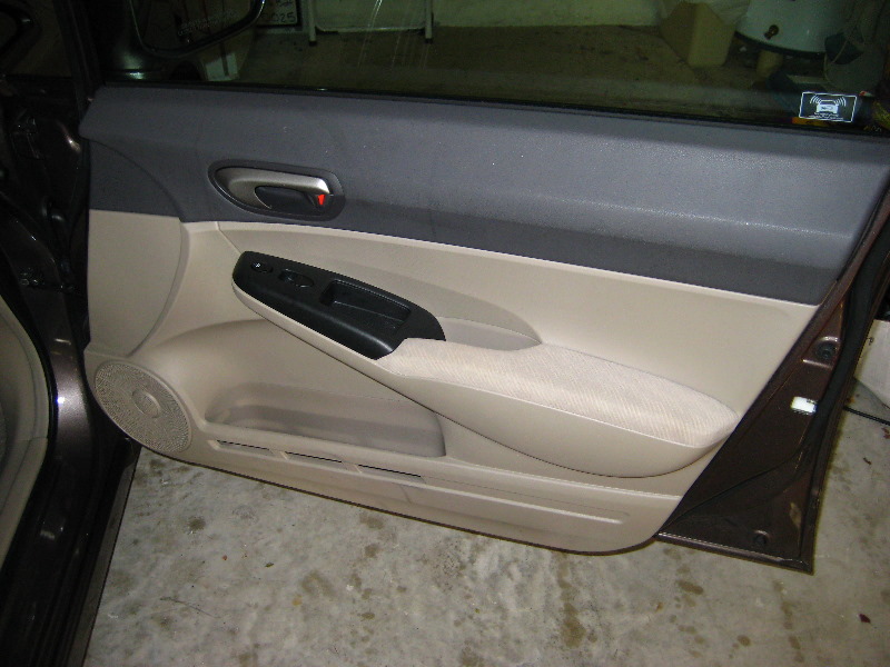 Honda-Civic-Front-Door-Panel-Removal-Guide-001