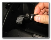 Honda-Odyssey-Cabin-Air-Filter-Replacement-Guide-011