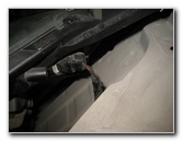 Honda-Odyssey-Headlight-Bulbs-Replacement-Guide-014