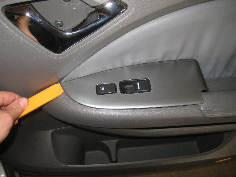 Honda-Odyssey-Interior-Door-Panel-Removal-Guide-013