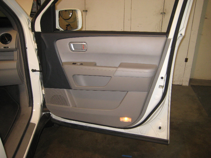 2009-2015-Honda-Pilot-Plastic-Interior-Door-Panel-Removal-Speaker-Upgrade-Guide-001