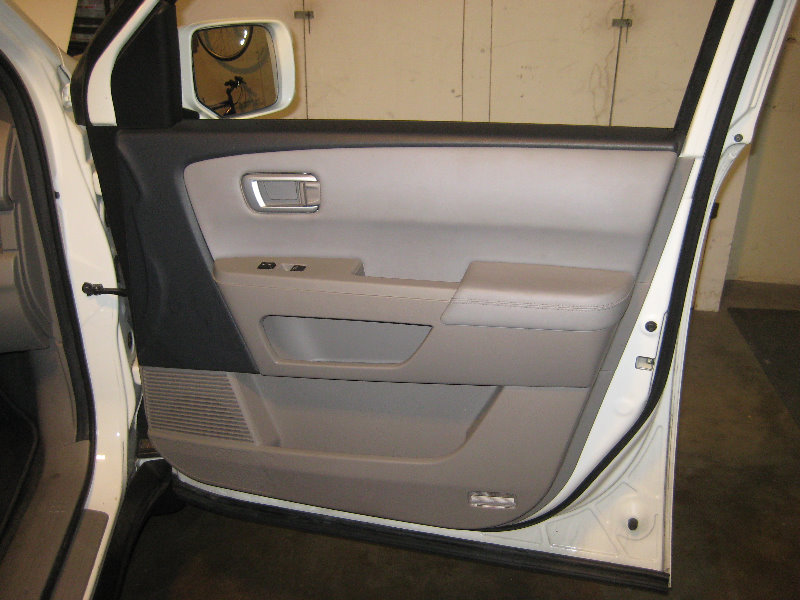 2009-2015-Honda-Pilot-Plastic-Interior-Door-Panel-Removal-Speaker-Upgrade-Guide-054