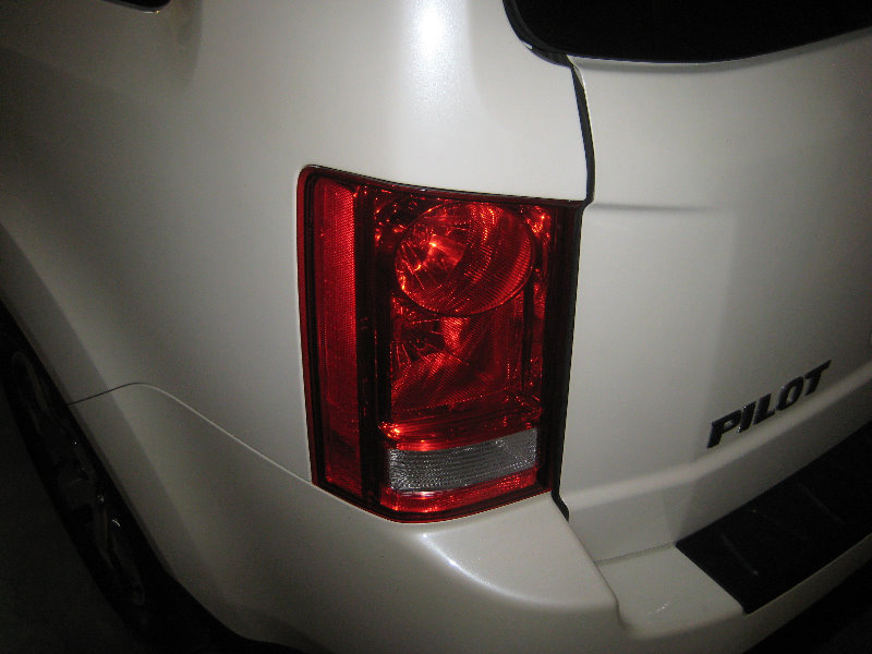 2009-2015-Honda-Pilot-Tail-Light-Bulbs-Replacement-Guide-001