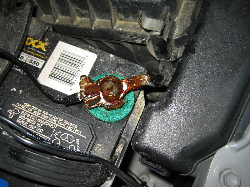 How-To-Clean-and-Stop-Car-Battery-Terminal-Corrosion-018