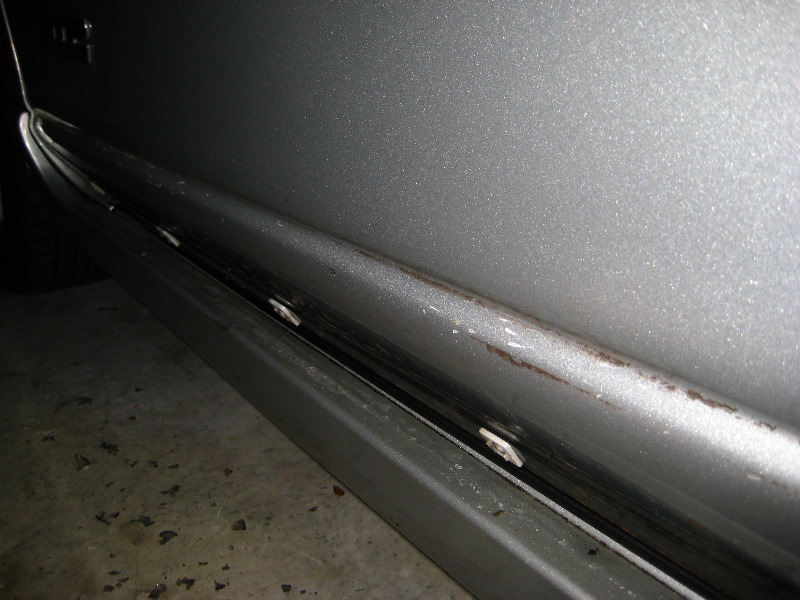 Reattach-Automotive-Door-Molding-Trim-013