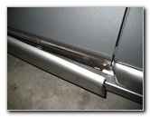 tn_Reattach-Automotive-Door-Molding-Trim-002.jpg