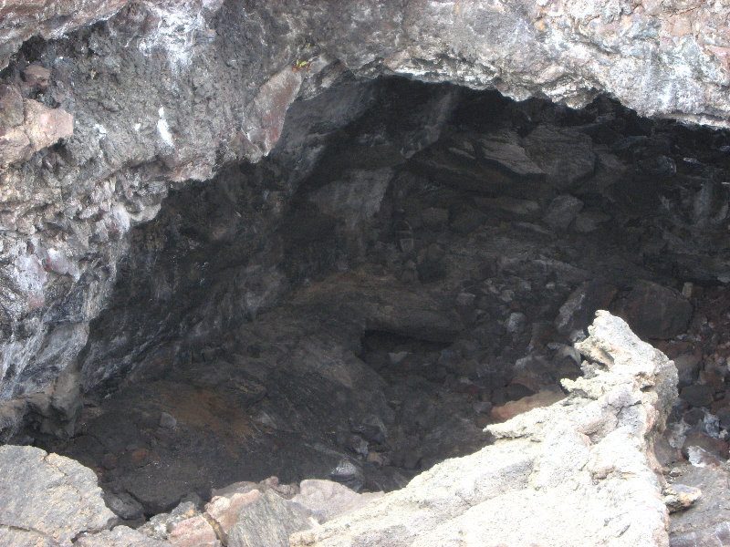 Hwy-19-Lava-Tube-Cave-Near-Kona-Big-Island-Hawaii-014