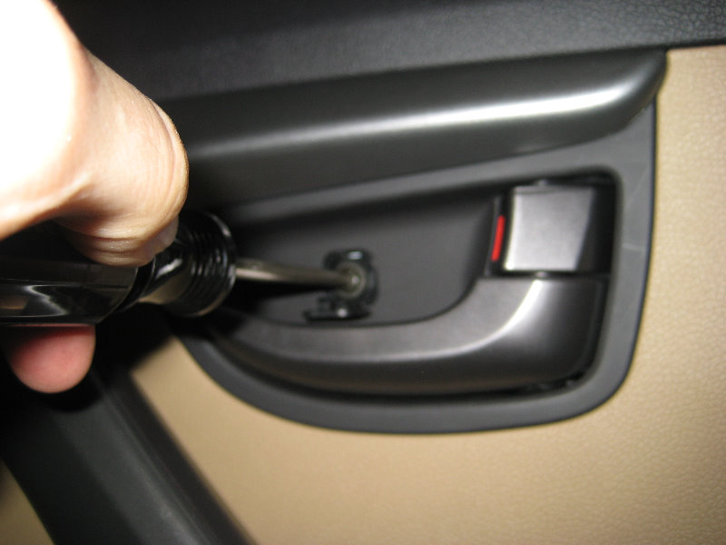 Hyundai-Elantra-Door-Panel-Removal-Speaker-Replacement-Guide-034