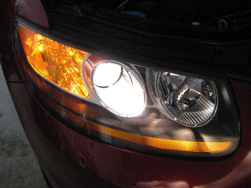 Hyundai-Santa-Fe-Headlight-Bulbs-Replacement-Guide-032