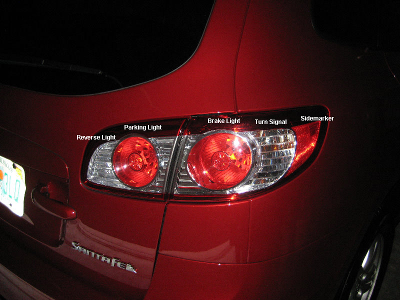 Hyundai-Santa-Fe-Tail-Light-Bulbs-Replacement-Guide-001