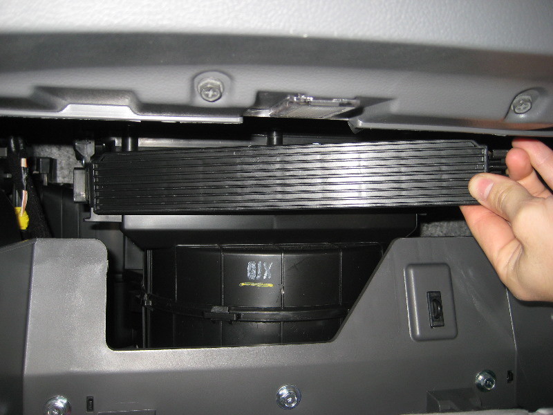 Hyundai-Sonata-HVAC-Cabin-Air-Filter-Replacement-Guide-024