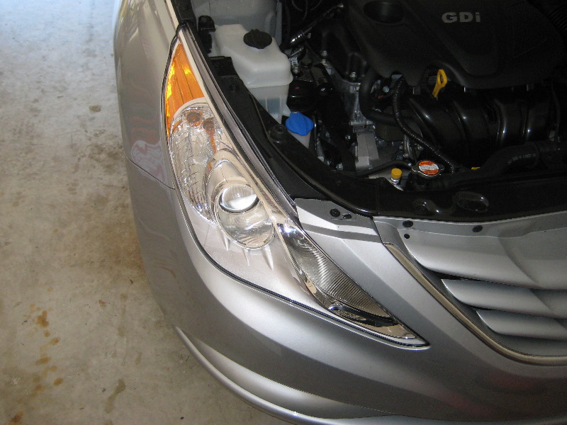 Hyundai-Sonata-Headlight-Bulbs-Replacement-Guide-001