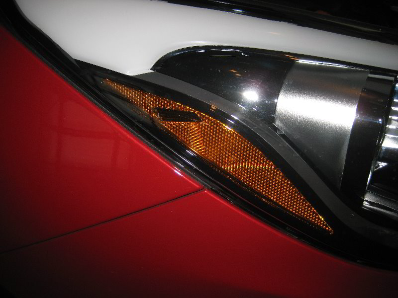 Hyundai-Tucson-Headlight-Bulbs-Replacement-Guide-023
