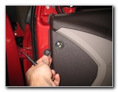 Hyundai-Tucson-Interior-Door-Panel-Removal-Guide-012